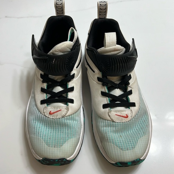Nike Freak 3 Little Kids' Shoes Pre School Shoe Sneakers DB4156101 SIZE 3Y